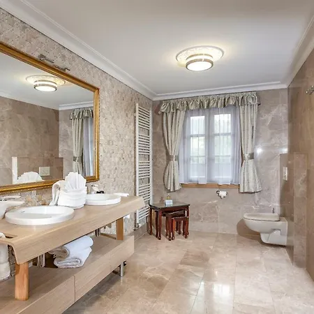 Penzión pre hostí Mountain - River 4*